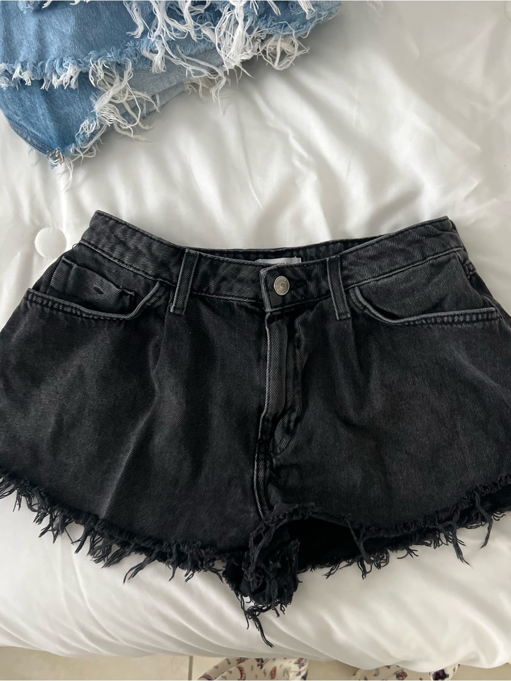 Forever 21 Black Frayed Hem High-Rise Denim Shorts